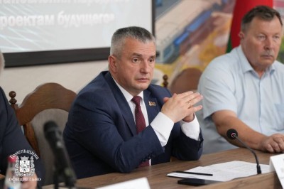 Еще один пункт в программе председателя облисполкома Иван Крупко — Добрушская бумажная фабрика. Руководитель посетил производство, пообщался с трудовым коллективом