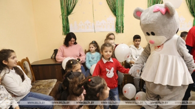 В Гомеле поздравили детей из семей беженцев