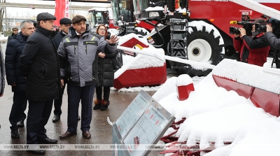 Раман Галоўчанка азнаёміўся з мадэрнізацыяй вытворчых магутнасцей холдынга «Гомсельмаш»